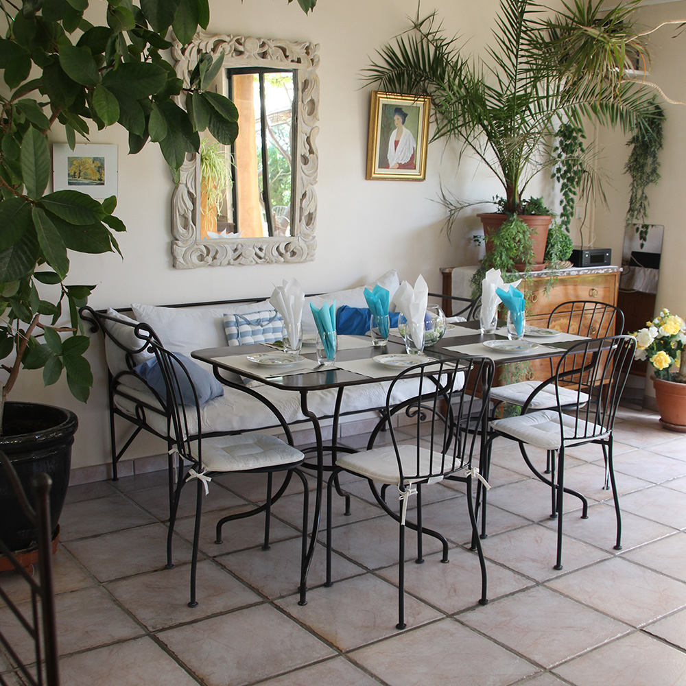 Tranquillement dans la salle